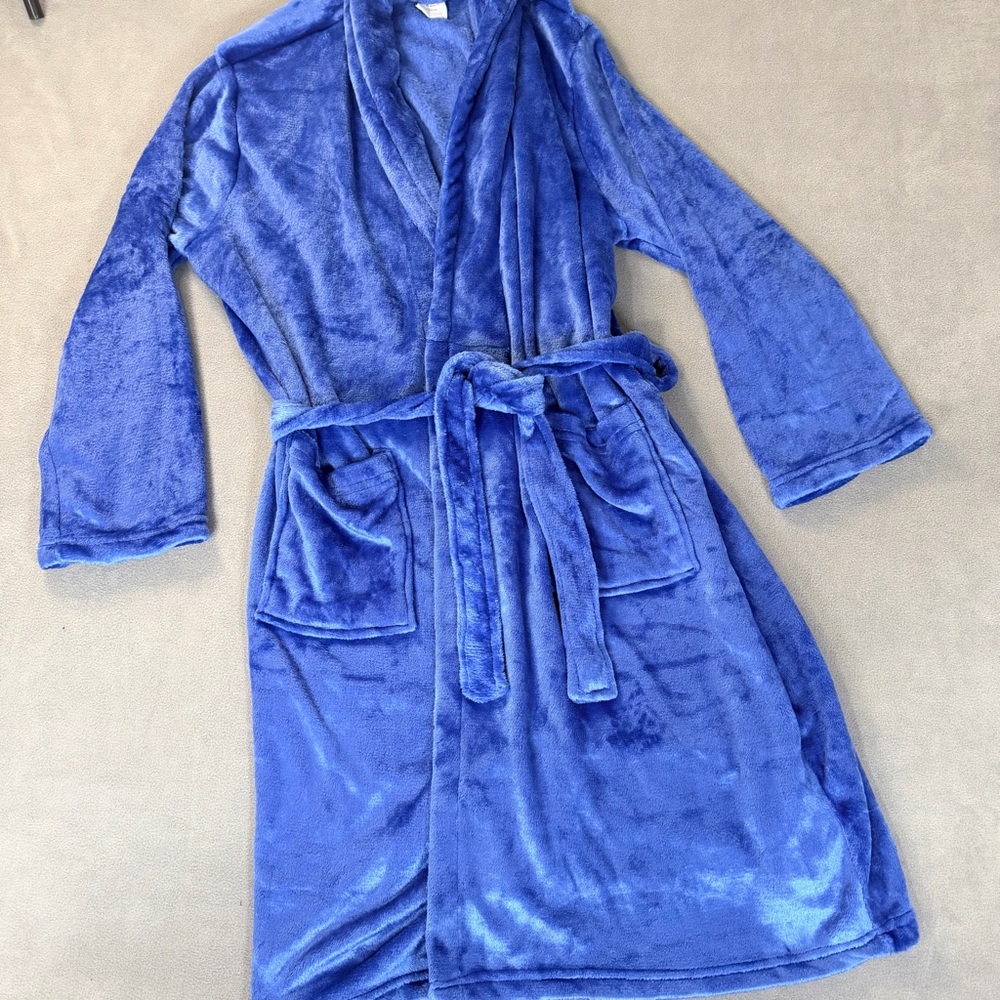 Isotoner-Plush Blue Bathrobe- Unisex- One Size- New (no tags)